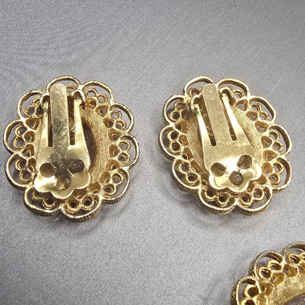 VTG Coro Rose Guilloche Bracelet & Clip-On Earrings Set Gold Tone Filigree - Picture 5 of 12